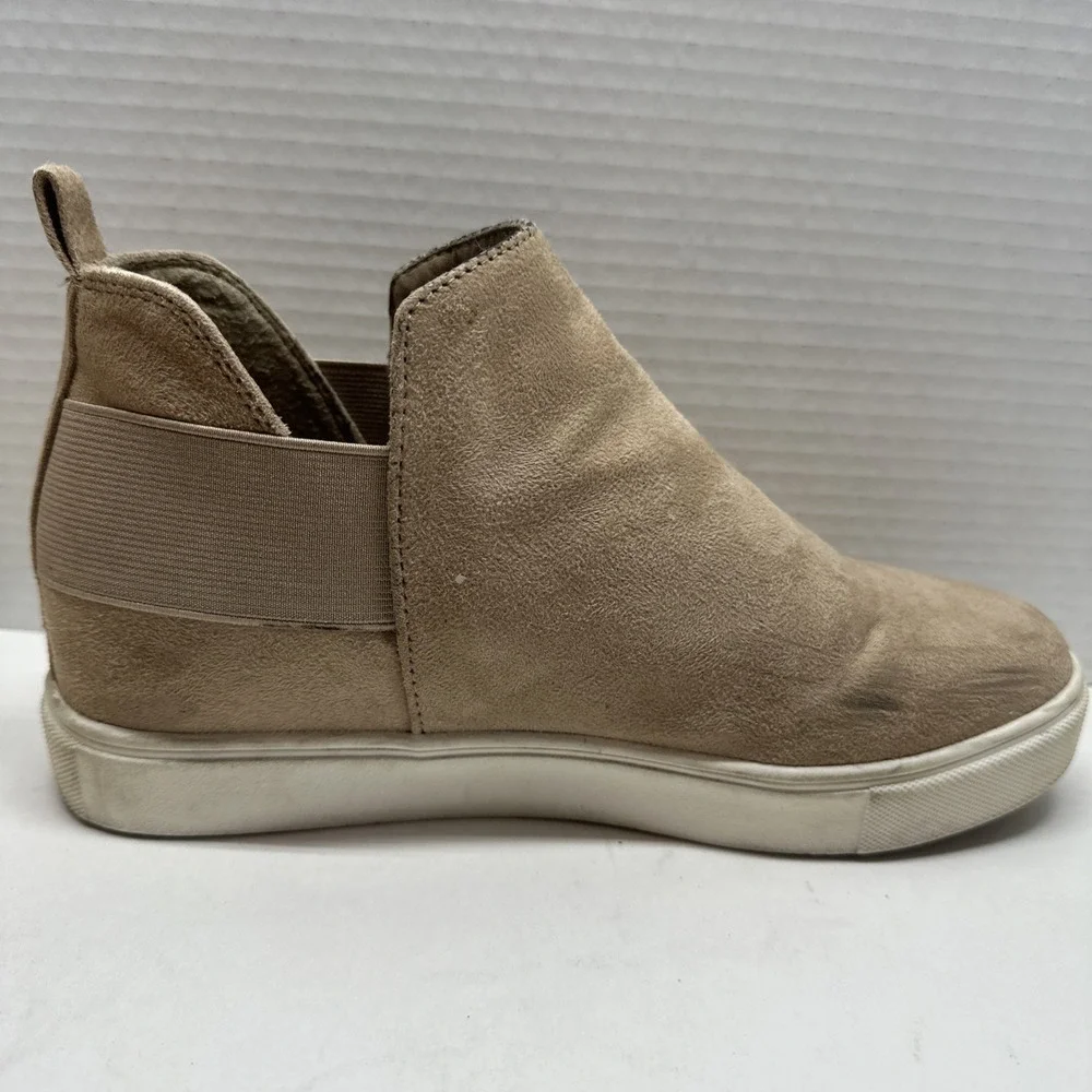 Soda Suede(man made)‎ Brown Flat Slip On Bootie Women's Size 8.5